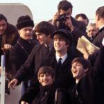 Confira a crítica do filme "Beatles '64", documentário de 2024 sobre a banda britânica disponível para assistir no Disney+.