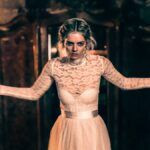 Confira a crítica do filme "Casamento Sangrento", terror de 2019 com Samara Weaving disponível para assistir na Netflix
