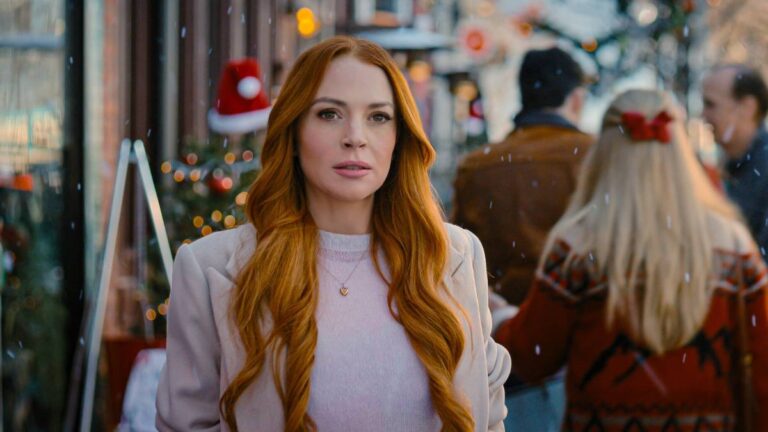 Confira a crítica do filme "Nosso Segredinho", comédia romântica com Lindsay Lohan de 2024 disponível para assistir na Netflix.