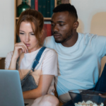 ‘Na moita’ Netflix exclui filmes palestinos do catálogo; entenda