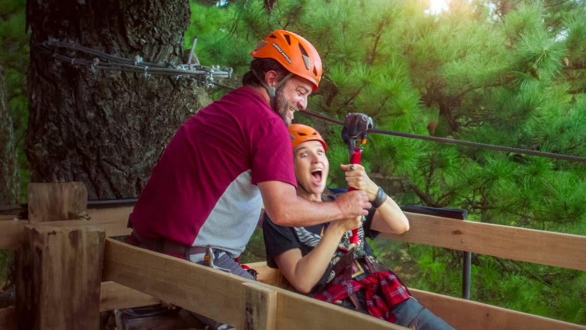 Confira a crítica do filme "Acampamento com a Mamãe", comédia argentina de 2024 disponível para assistir na Netflix.