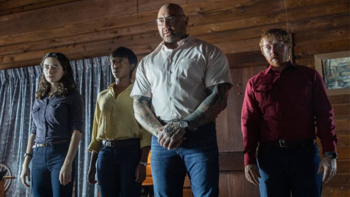 Confira a crítica do filme "Batem à Porta", suspense de 2023 de M. Night Shyamalan disponível para assistir no Prime Video