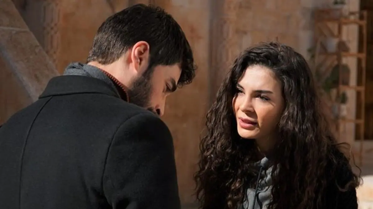 Confira a crítica da série "Hercai: Amor e Vingança", novela turca de 2019 disponível para assistir no Globoplay.