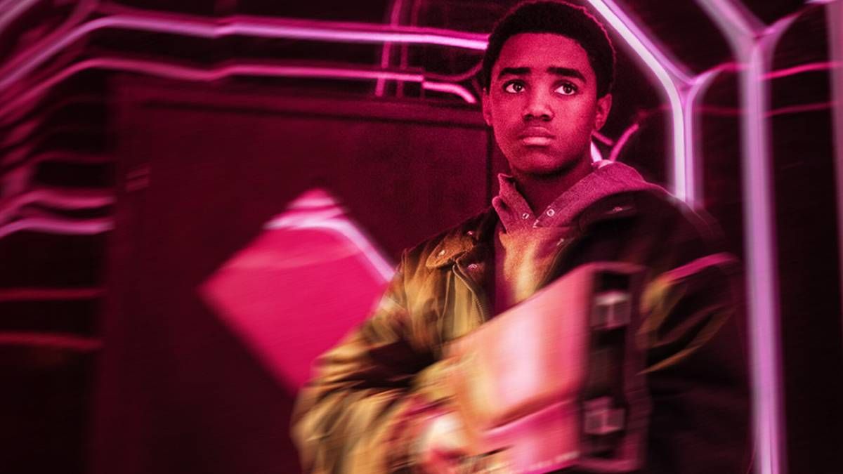 Confira a crítica do filme "Kin", ficção científica de 2018 com Myles Truitt disponível para assistir na Netflix.