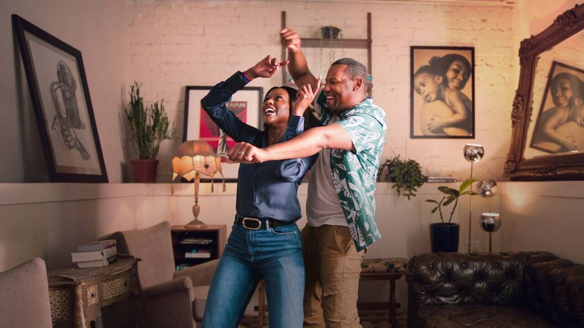 Confira a crítica do filme "Umjolo: Mais que Amizade", romance sul-africano de 2024 disponível para assistir na Netflix