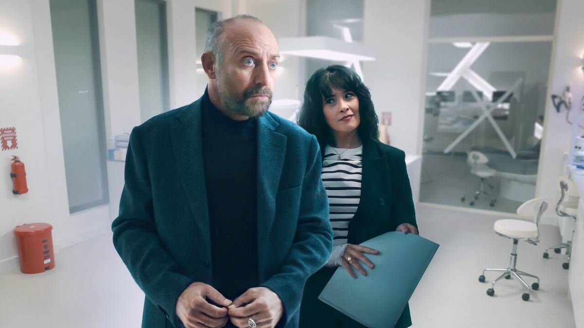 Confira a crítica da série "Amantes Anônimos", comédia romântica turca de 2025 disponível para assistir na Netflix.