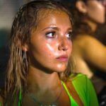 Confira a crítica do filme "How to Have Sex", drama adolescente de 2023 disponível para assistir no catálogo da Max.