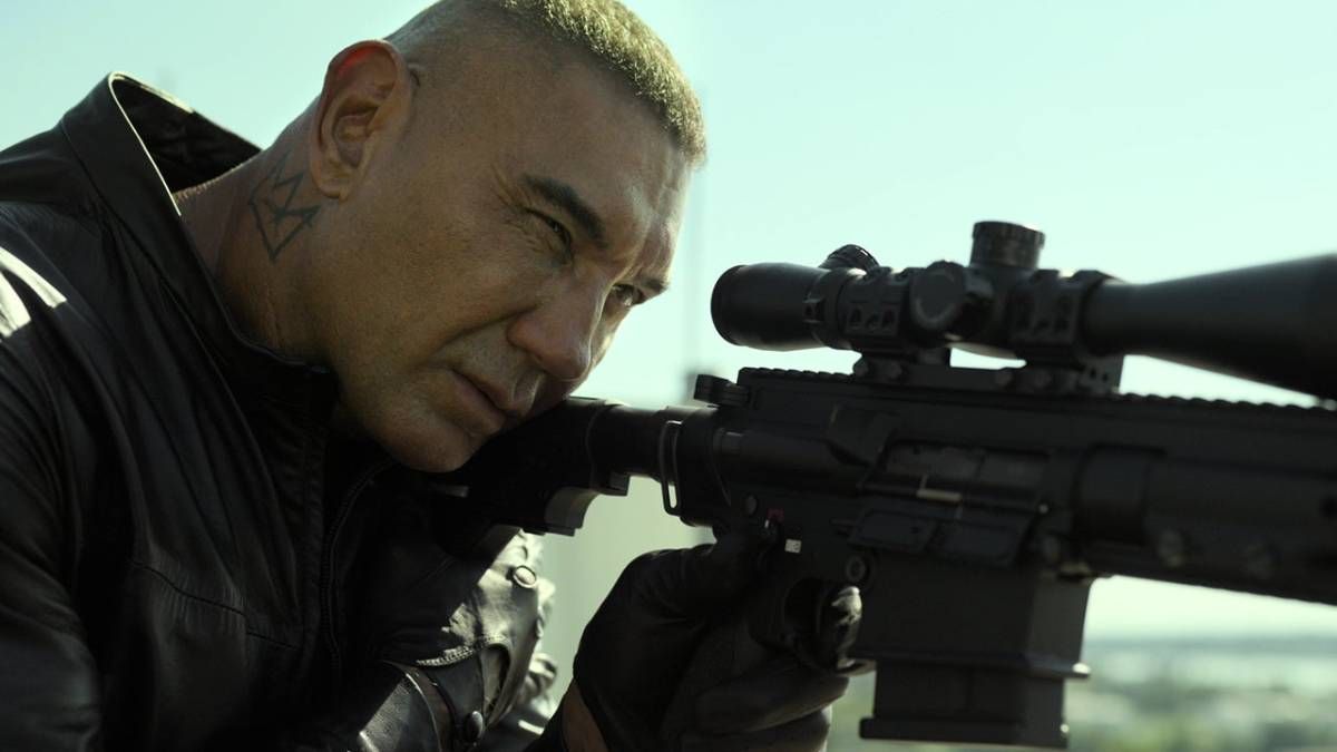 Confira a crítica de "O Jogo do Assassino", filme de ação de 2025 com Dave Bautista disponível para assistir no Prime Video
