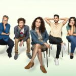 Confira a crítica da série "Seis Zeros", comédia israelense de 2023 disponível para assistir no catálogo da Netflix.