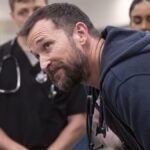 Confira a crítica da série "The Pitt", drama médico de 2025 com Noah Wyle disponível para assistir no catálogo da Max.