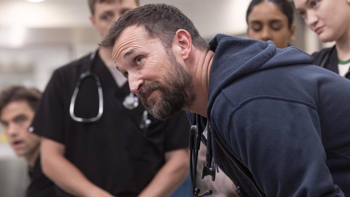 Confira a crítica da série "The Pitt", drama médico de 2025 com Noah Wyle disponível para assistir no catálogo da Max.