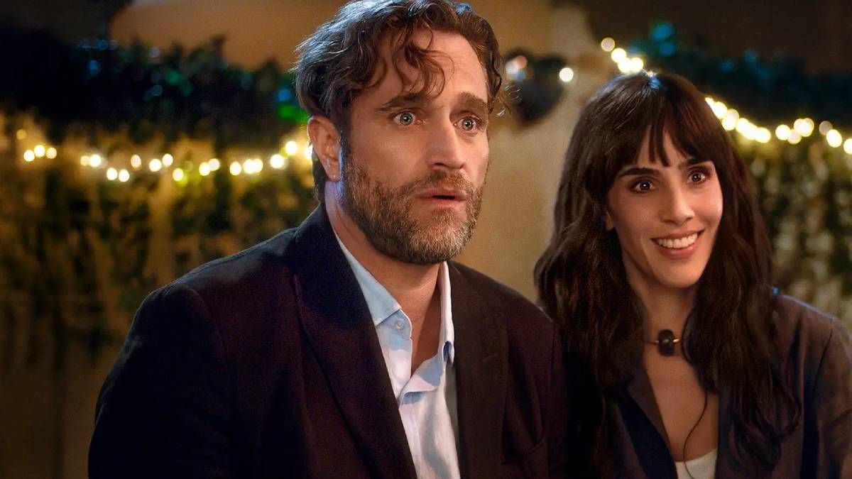 Confira a crítica do filme "Com Você no Futuro", comédia romântica de 2025 disponível para assistir no Prime Video