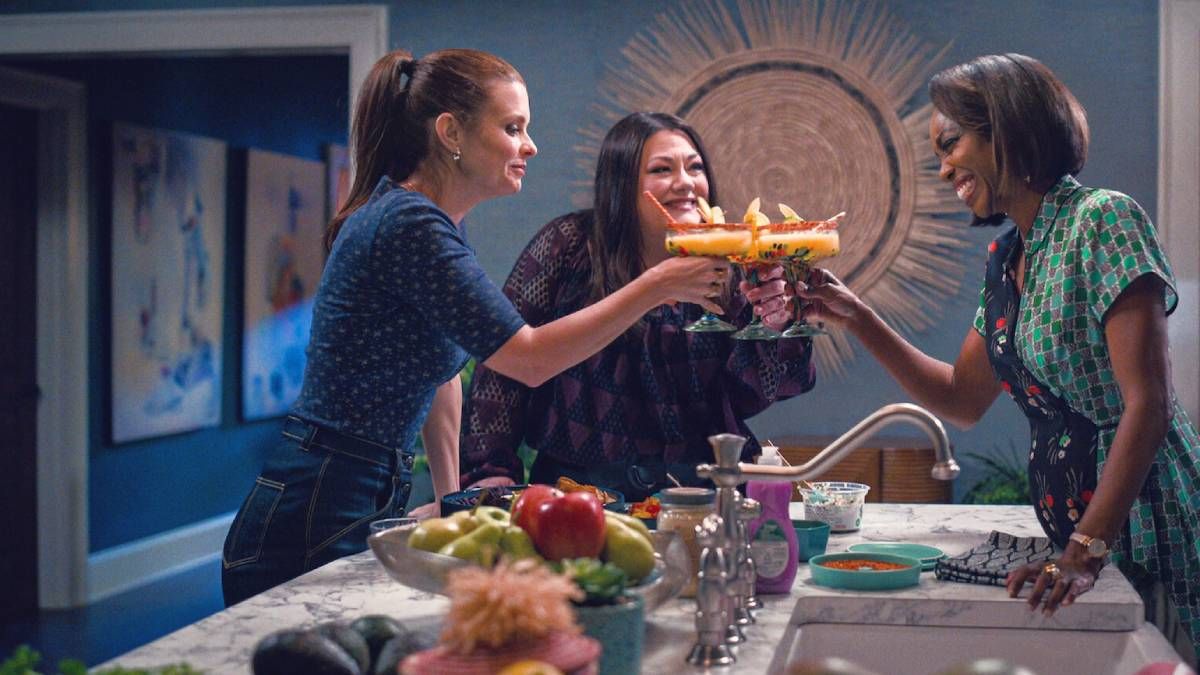 Cena da temporada 4 da série "Doces Magnólias", romance dramático de 2025 disponível para assistir na Netflix - Confira a crítica