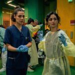 Confira a crítica da série "Emergência - Berlim", drama de 2025 com Haley Louise Jones disponível para assistir na Apple TV+.