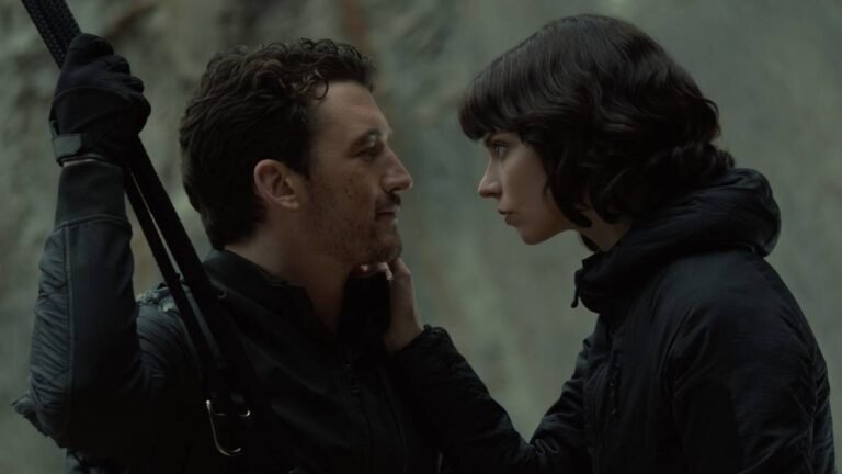 Confira a crítica do filme "Entre Montanhas", suspense de 2025 com Anya Taylor-Joy disponível para assistir na Apple TV+.