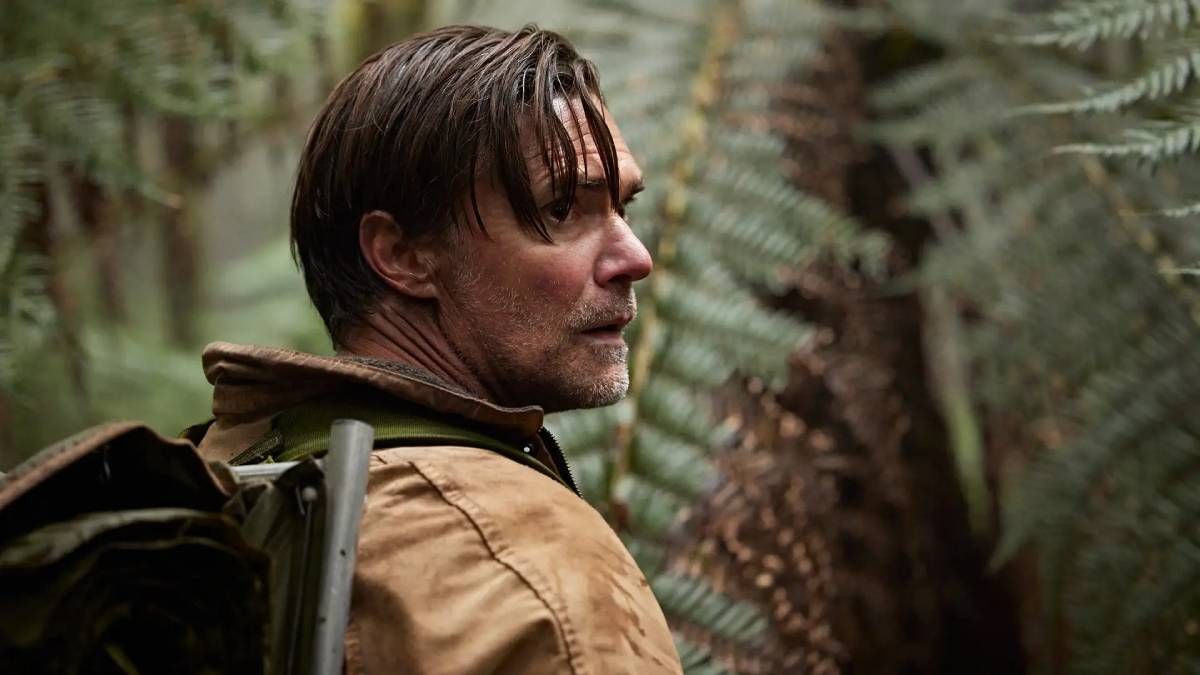 Cena do filme "Força Da Natureza: The Dry 2", suspense de 2024 com Eric Bana disponível para assistir no Prime Video - Confira a crítica