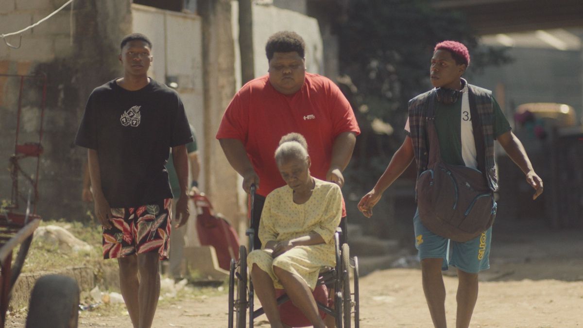 Confira a crítica do filme "Kasa Branca", comédia dramática brasileira que estreou em 30 de janeiro de 2025 nos cinemas.
