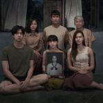 Confira a crítica do filme "Quando a Morte Sussurra 2", continuação de 2024 do terror tailandês disponível para assistir na Netflix.