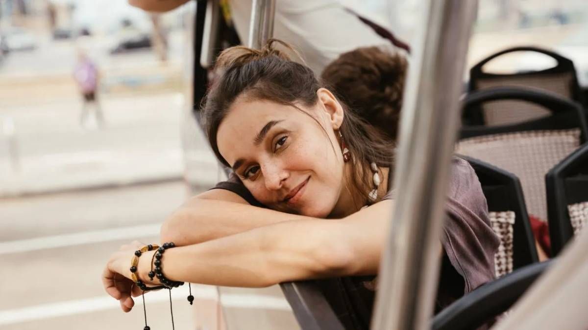 Confira a crítica do filme "Viva a Vida", comédia brasileira com Thati Lopes que estreou em 30 de janeiro de 2025 nos cinemas