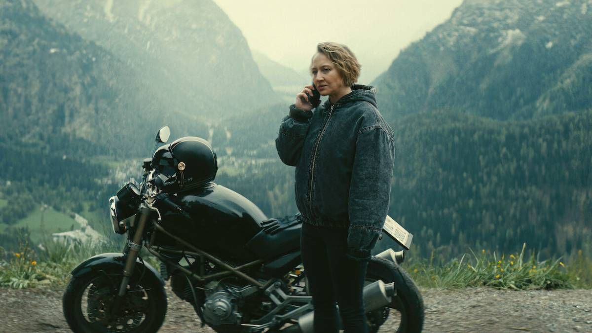 Confira a crítica da temporada 2 de "A Mulher dos Mortos", série austríaca de 2025 disponível para assistir na Netflix