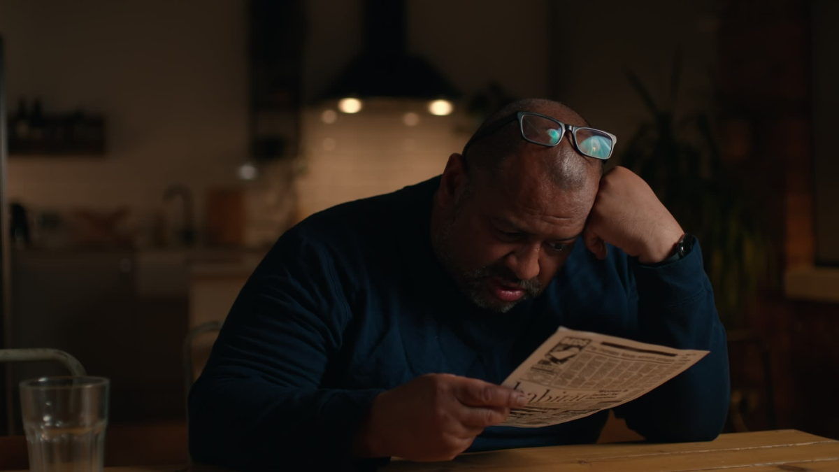 Conheça a BIZARRA história real por trás do documentário ‘Mamãe Golpista’, da Netflix