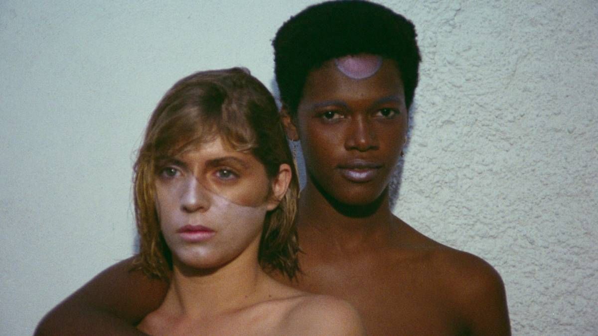 Confira a crítica do filme "Onda Nova", comédia brasileira de 1983 restaurada em 4K que retornou aos cinemas em 2025