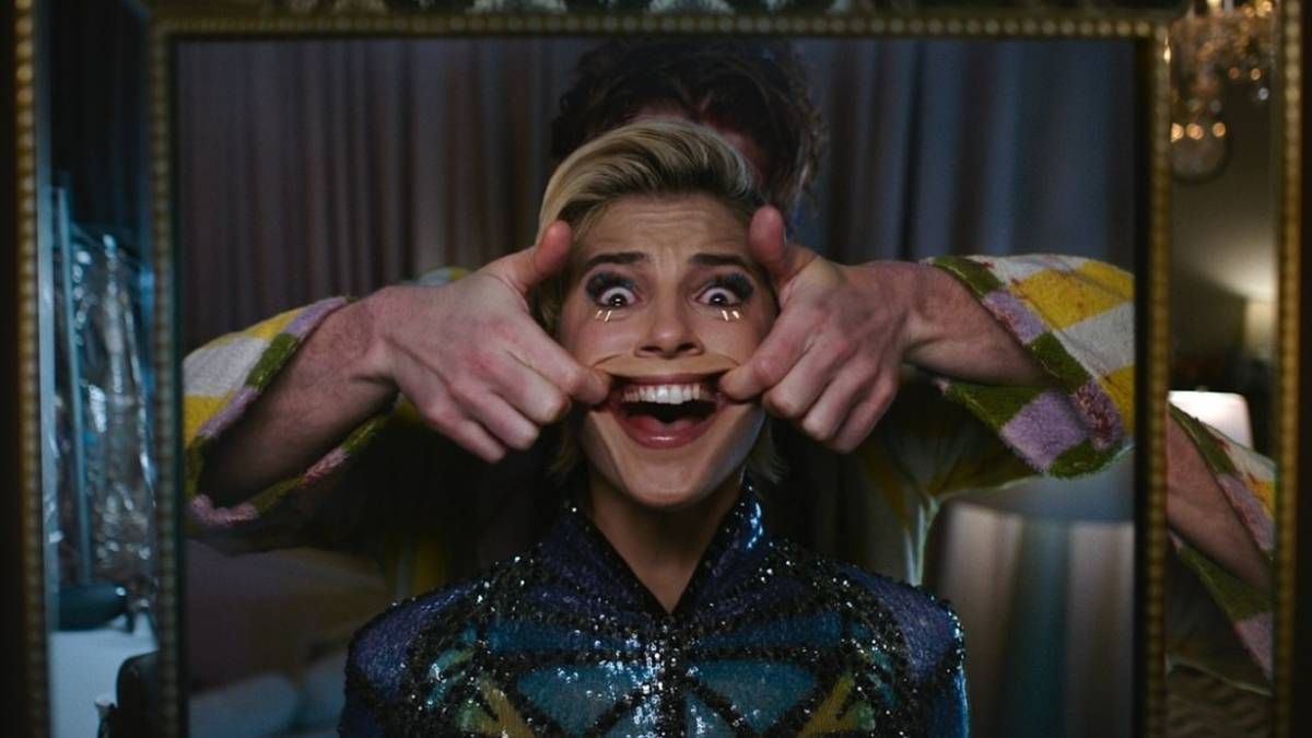 Confira a crítica do filme "Sorria 2", terror de 2024 com Naomi Scott disponível para assistir no Prime Video