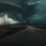 Confira a crítica do filme "Tornado: Joplin em Ruínas", documentário de 2025 disponível para assistir na Netflix.