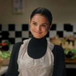 Confira a crítica do filme "A Influencer Divina", romance de 2023 com Lara Silva disponível para assistir na Netflix