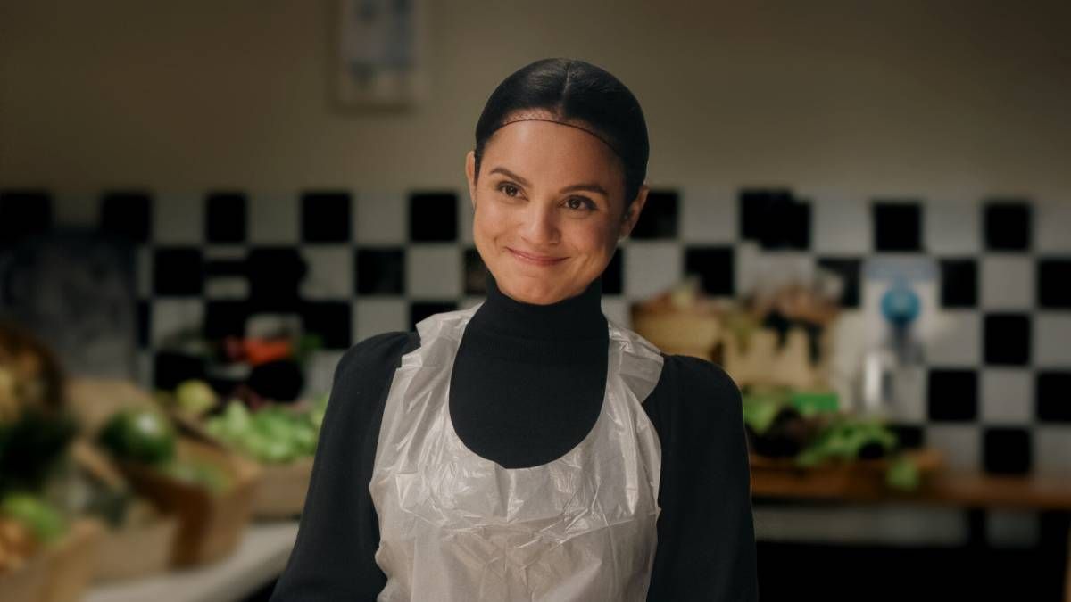 Confira a crítica do filme "A Influencer Divina", romance de 2023 com Lara Silva disponível para assistir na Netflix