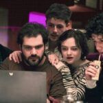 Confira a crítica da temporada 4 da série "Como vender drogas online (rápido)", comédia de 2025 disponível para assistir na Netflix.