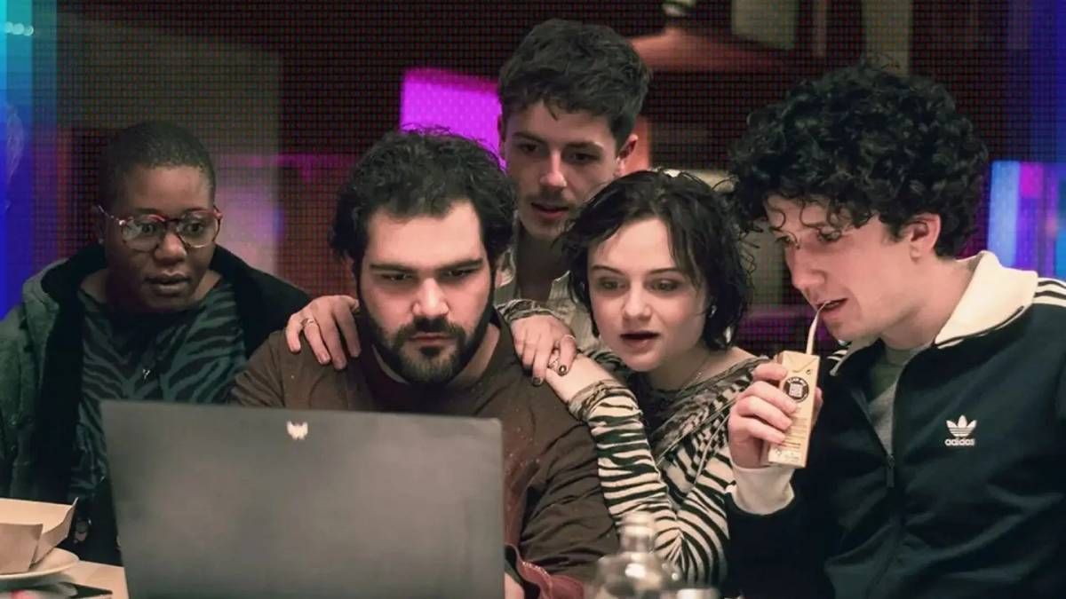 Confira a crítica da temporada 4 da série "Como vender drogas online (rápido)", comédia de 2025 disponível para assistir na Netflix.