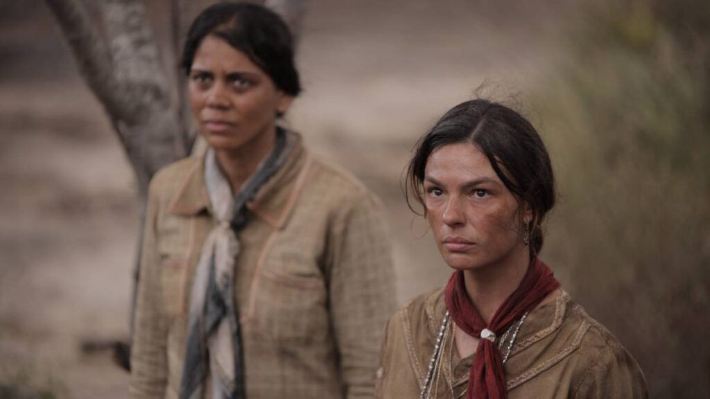 Confira a crítica da série "Maria e o Cangaço", drama brasileiro de 2025 com Isis Valverde disponível para assistir no Disney+.