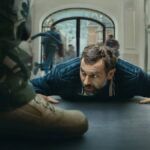 Confira a crítica do filme "iHostage", suspense holandês baseado em fatos reais de 2025 disponível para assistir na Netflix.