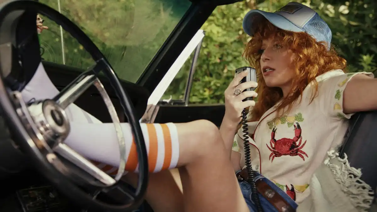 Confira a crítica da temporada 2 de "Poker Face", série de 2025 de Rian Johnson com Natasha Lyonne disponível para assistir no Universal+.