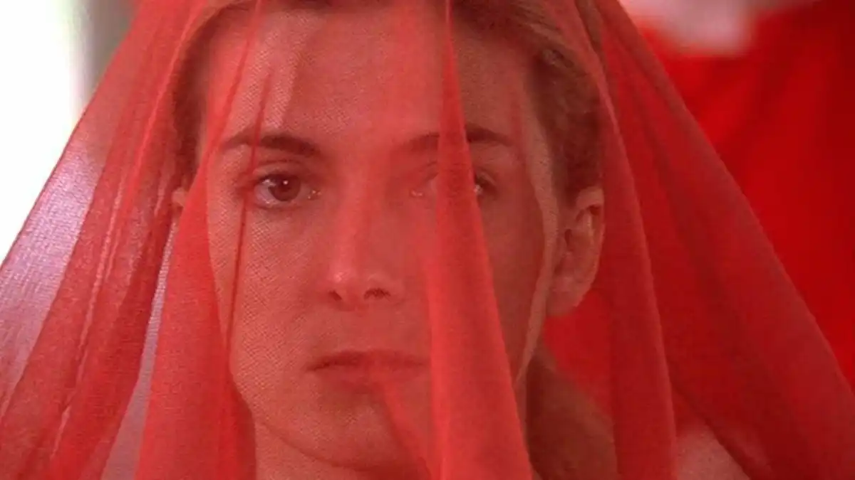 Fim de ‘The Handmaid's Tale’ você sabia que ‘O Conto da Aia’ tem um filme CONHEÇA!