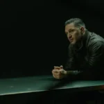 Confira a crítica da série "Terra da Máfia", drama policial de 2025 com Tom Hardy, disponível para assistir no Paramount+.