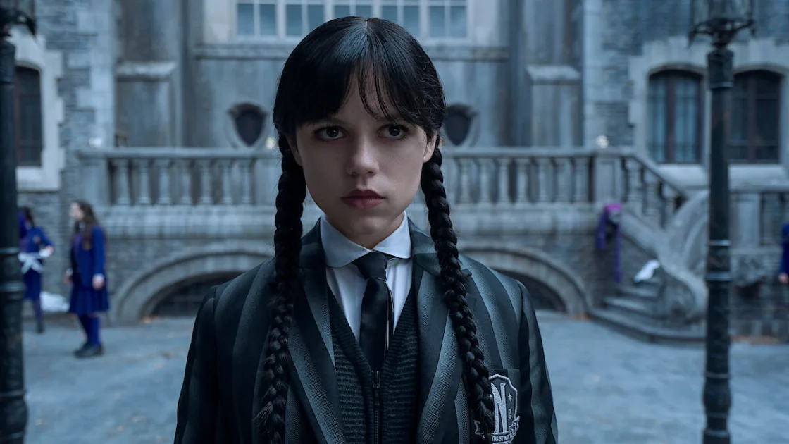 Cena da segunda temporada de Wandinha (2025) - Flixlândia
