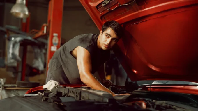 Leia a crítica do filme Um Homem Abandonado, da Netflix (2025) - Flixlândia