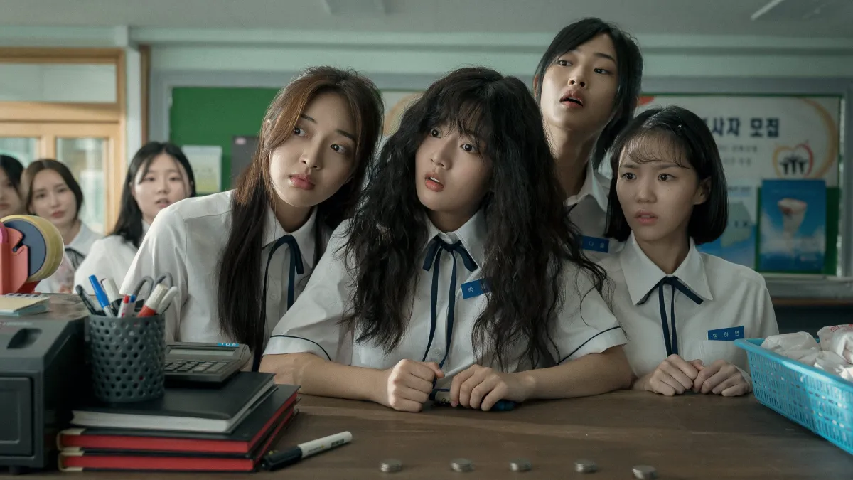 crítica do filme Amor Enrolado, da Netflix (2025) - Flixlândia