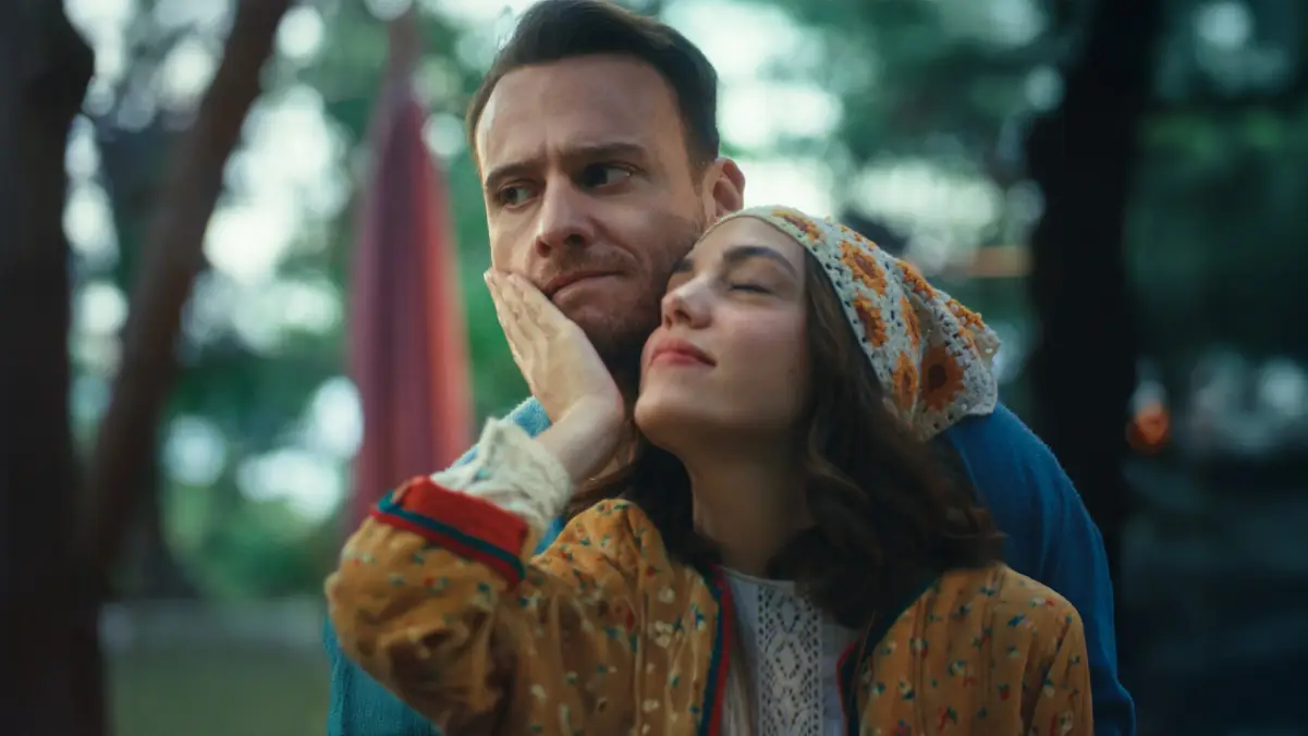 Crítica da série Platônico - Hotel Lua Azul, da Netflix - Flixlândia