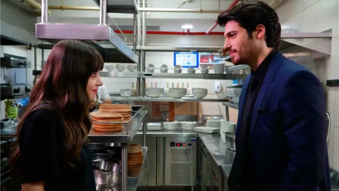 elenco da novela turca Dolunay