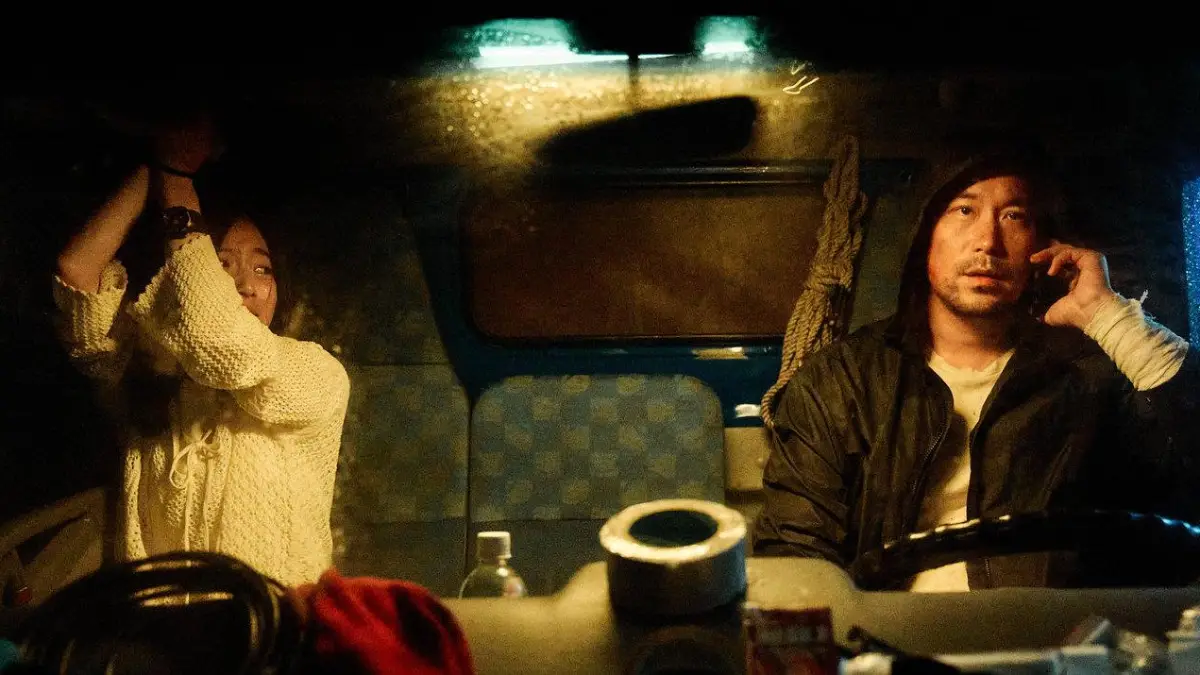 Cena do filme A Criança Roubada, da Netflix (2025) - Flixlândia