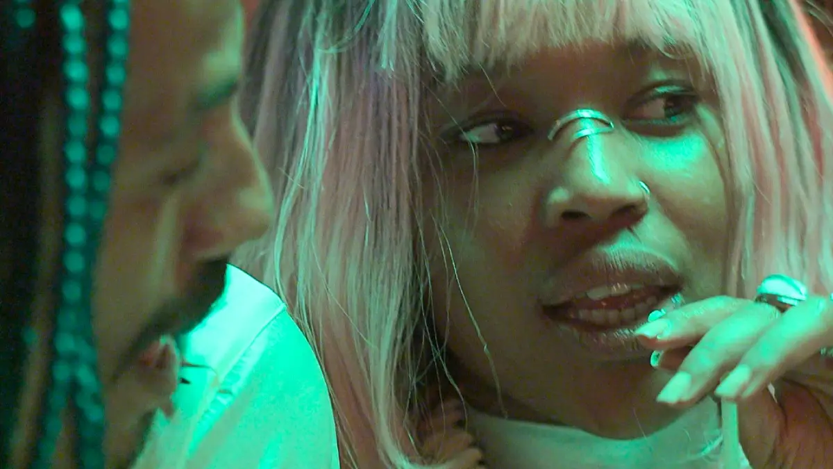 Leia a crítica do filme O Riso e a Faca (2025) - Flixlândia Diara e Gui