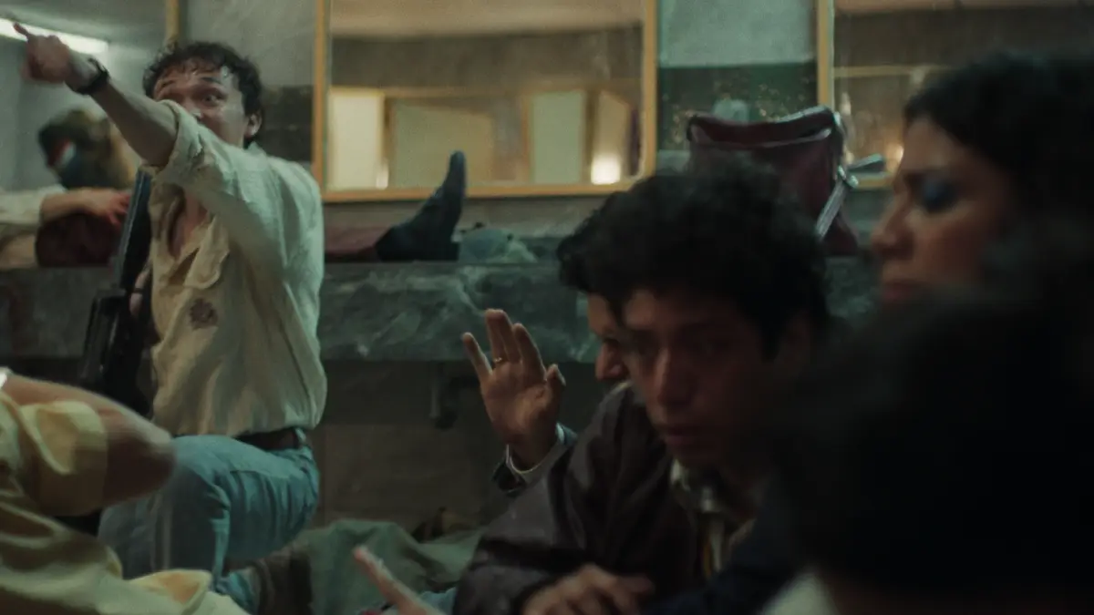 Novembro crítica filme 2025 Flixlândia