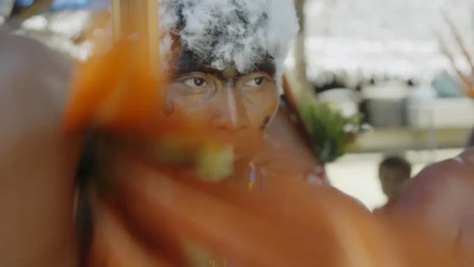 A Queda do Céu resenha crítica do documentário 2025