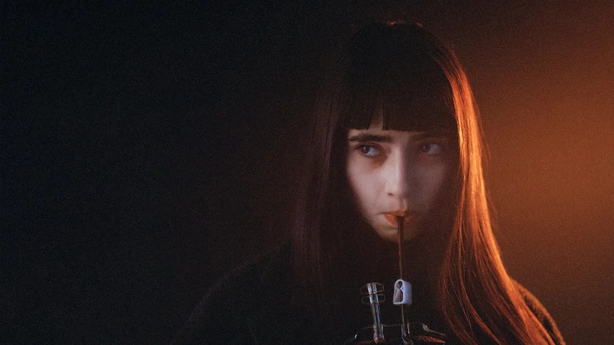 Vampira Humanista Procura Suicida Voluntário resenha critica filme Netflix 2023 Flixlândia