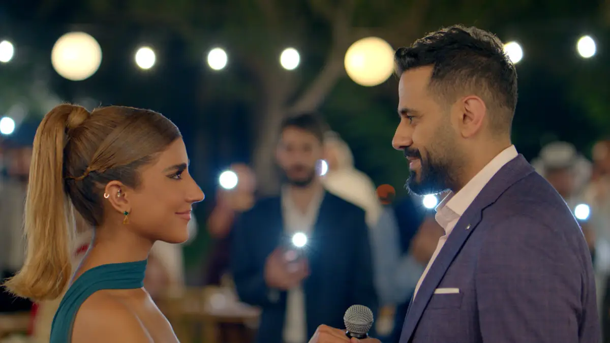 crítica do filme Um Noivo e Duas Noivas, da Netflix (2025) - Flixlândia