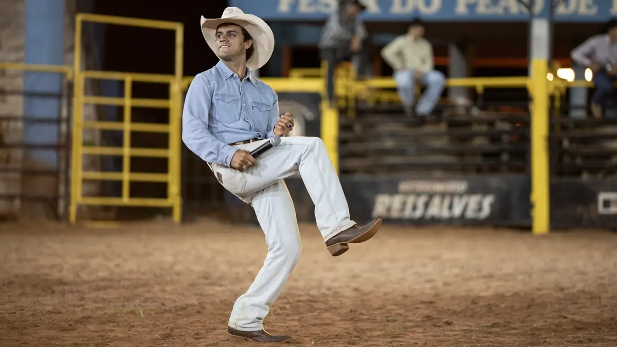 Asa Branca - A Voz da Arena 2025 resenha crítica do filme brasileiro Flixlândia