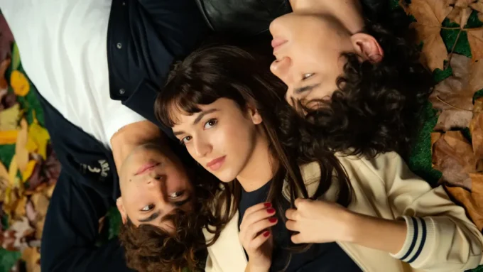 Diga-me Baixinho resenha crítica do filme Prime Video 2025 Flixlândia (1)